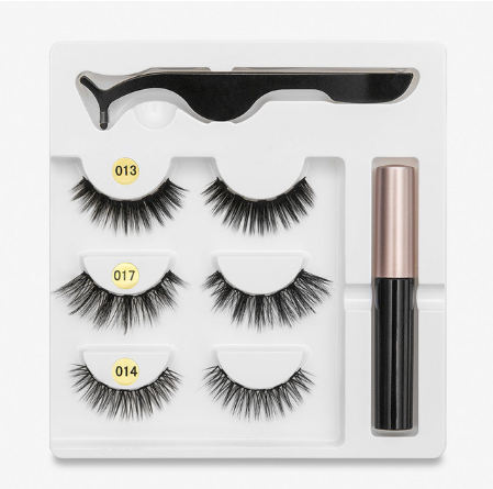 A Pair Of False Eyelashes With Magnets In Fashion - image 4