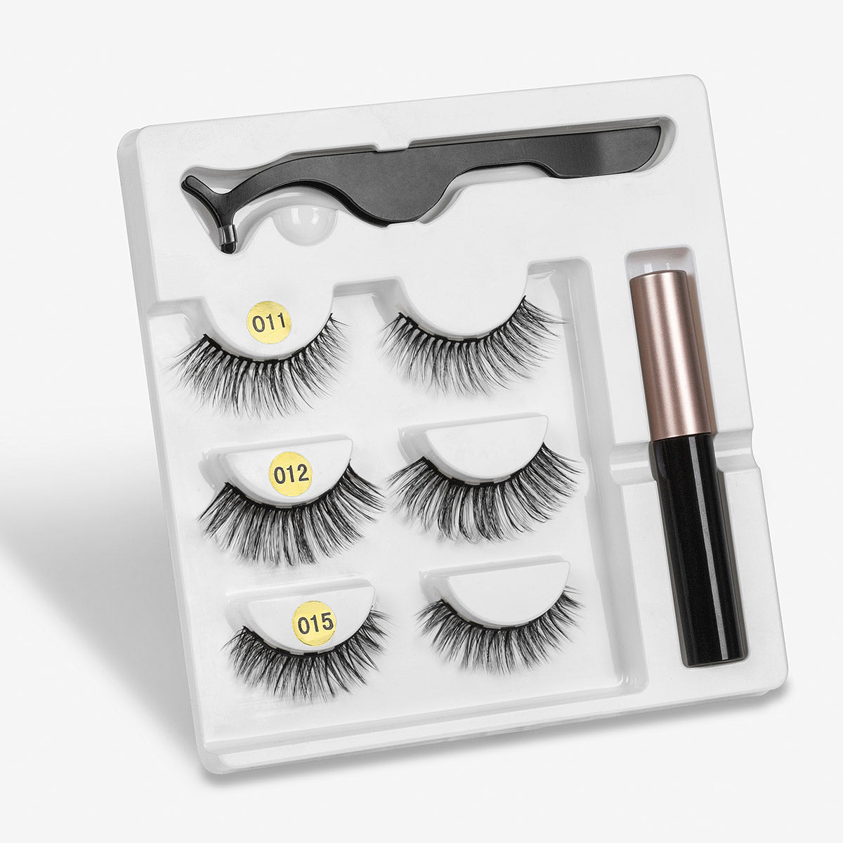 A Pair Of False Eyelashes With Magnets In Fashion - image 7